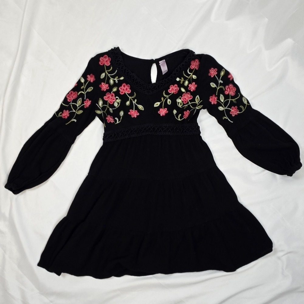 Francesca's Franki Sweetheart Black Floral Embroidered Babydoll Dress Girls YTH8 - Picture 2 of 6
